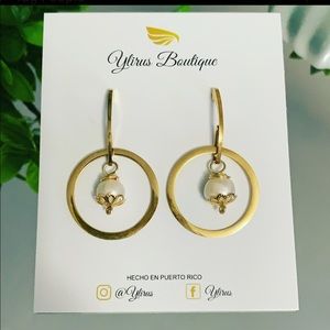 ✨💖 Gold hoop and Pearl Dangle large Post Earring